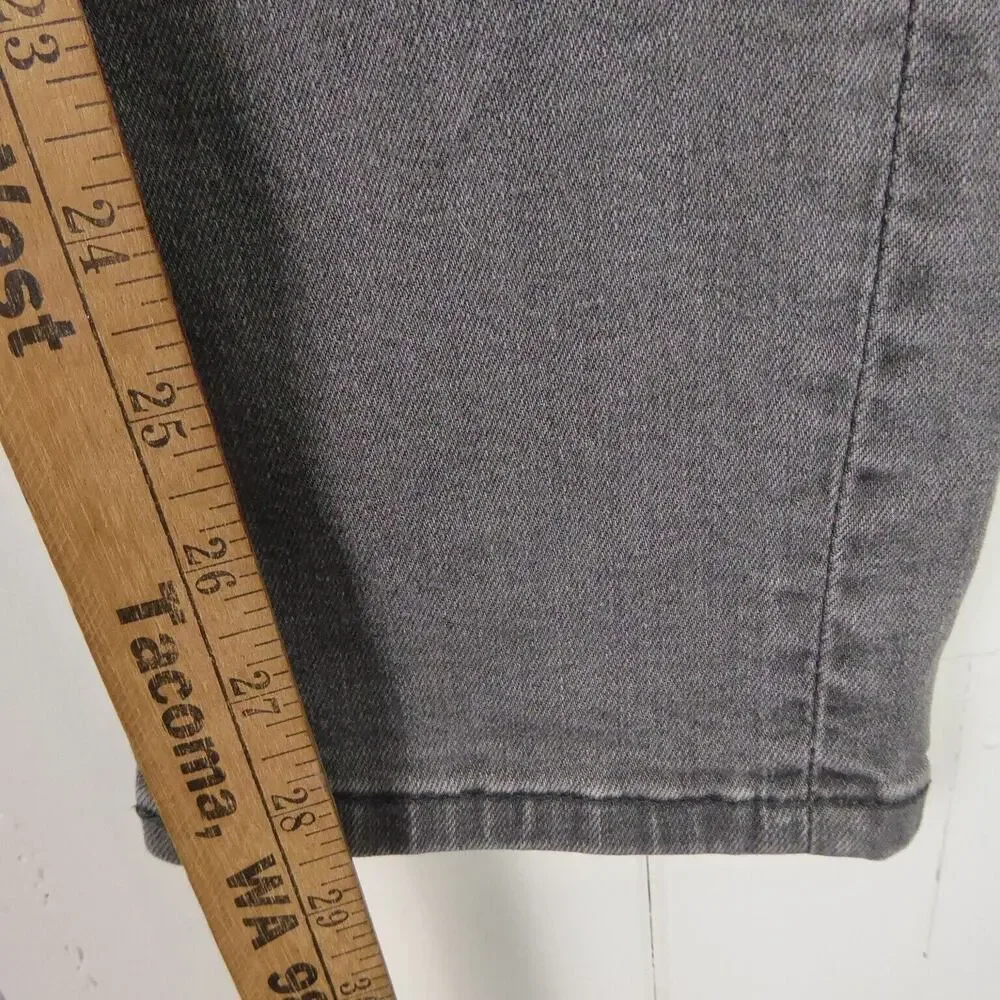 Levis quickly we please